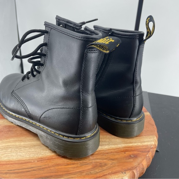 Dr. Martens 1460Y Leather Lace Up Boot womens Size 7 - Picture 7 of 9